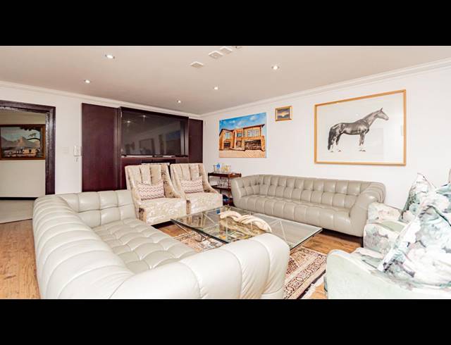 4 BEDROOM FREEHOLD FOR SALE IN MEYERSDAL